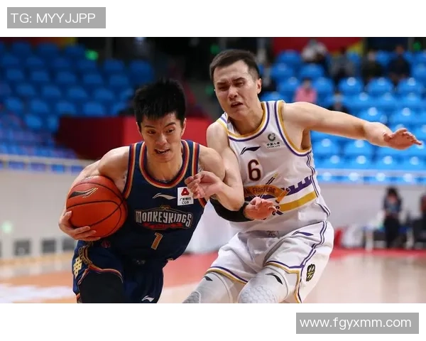 北控与同曦对决分析关键球员表现及战术策略全面解读