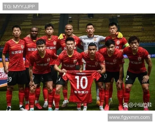 火箭队与马刺队季前赛精彩对决结果揭晓引发球迷热议