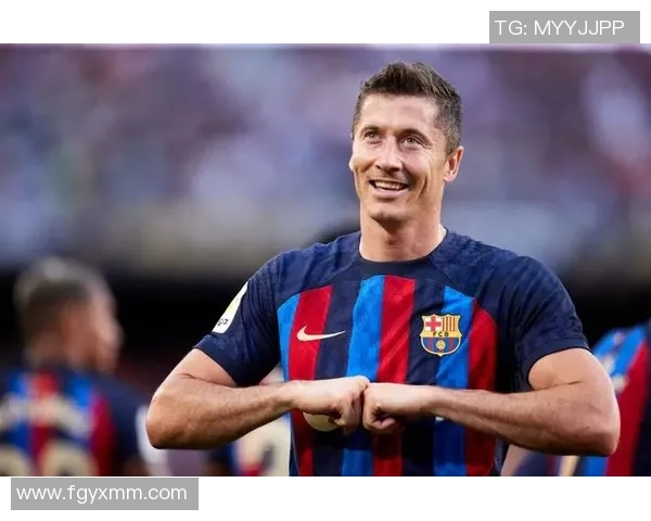 莱万状态火热欧冠赛场10场斩获12球稳居射手榜首位 莱万状态火热欧冠赛场10场斩获12球稳居射手榜首位